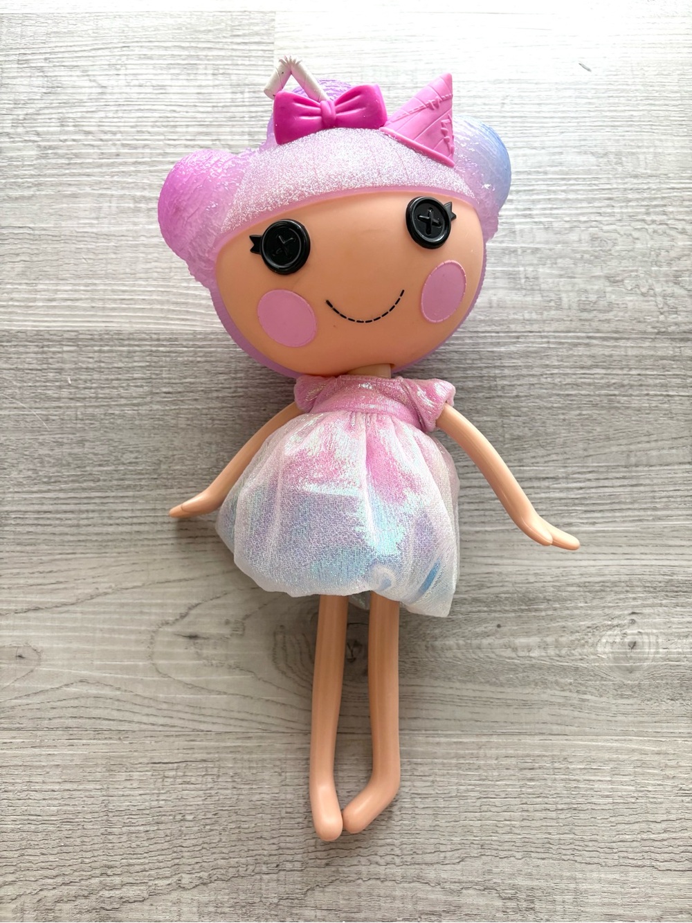 Lalaloopsy Frost I.C. Cone Doll Glitter Hair
Original Pink Iridescent Dress